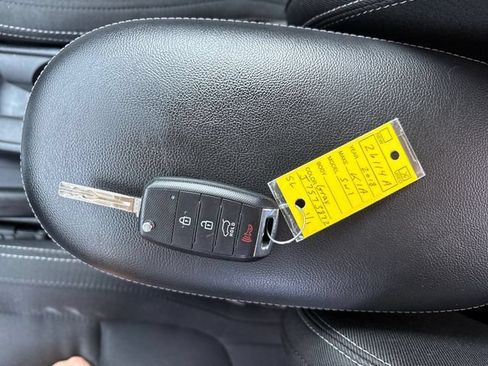 Used 2018 Kia Soul + FWD image 39