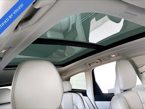 Used 2023 Volvo XC60 B5 Plus w/ Protection Package Premier FWD image 19