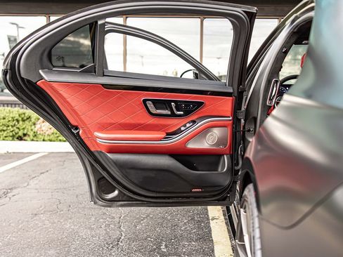 Used 2022 Mercedes-Benz S 580 4MATIC Sedan image 32