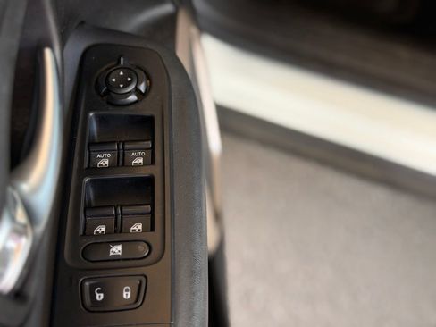 Used 2016 Jeep Renegade Limited AWD/4WD image 24