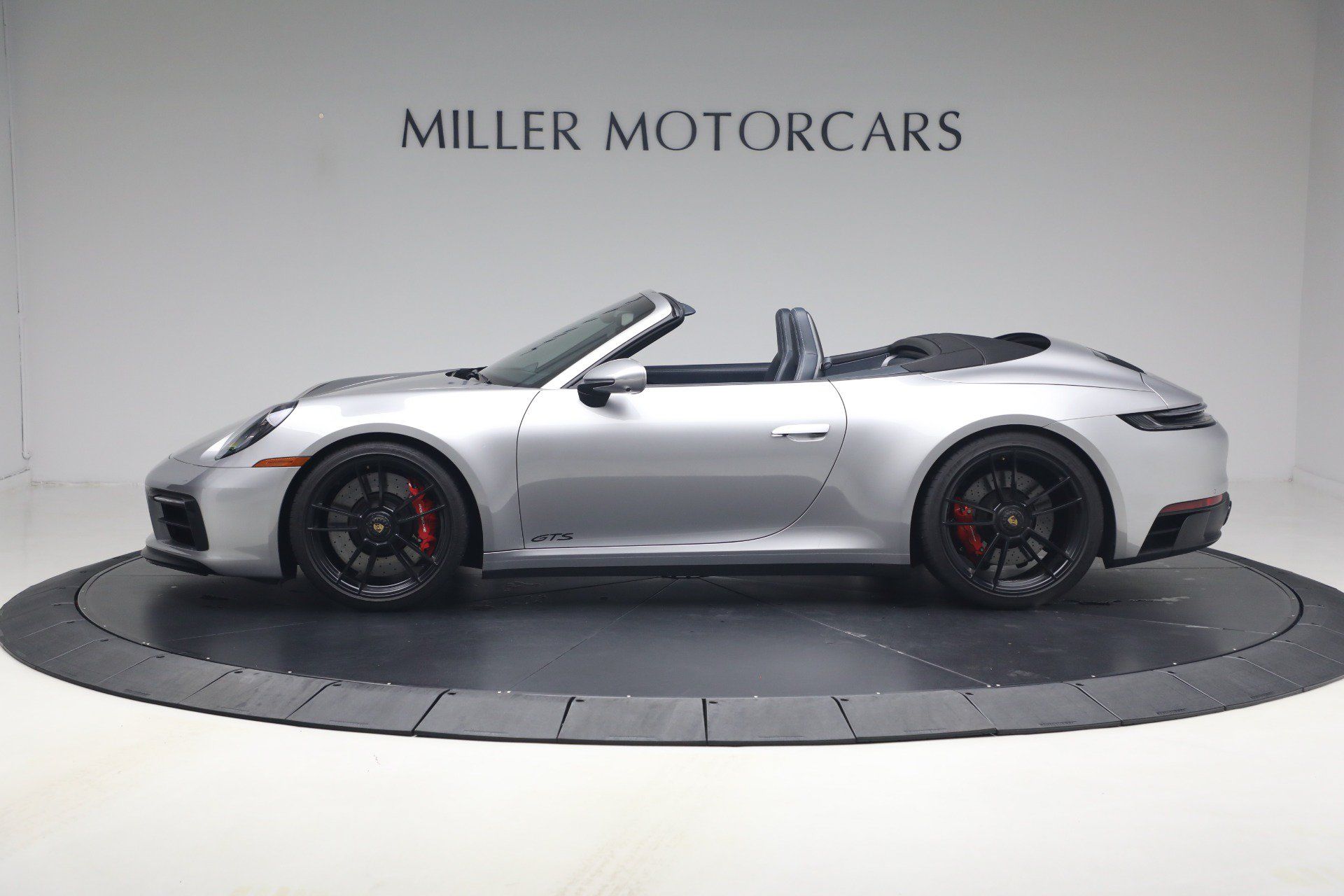 Used 2024 Porsche 911 Carrera GTS RWD image 3