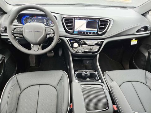 New 2026 Chrysler Pacifica Limited w/ S Appearance Package image 10