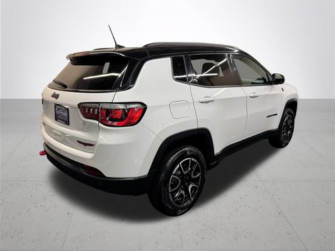 Used 2024 Jeep Compass Trailhawk AWD/4WD image 7