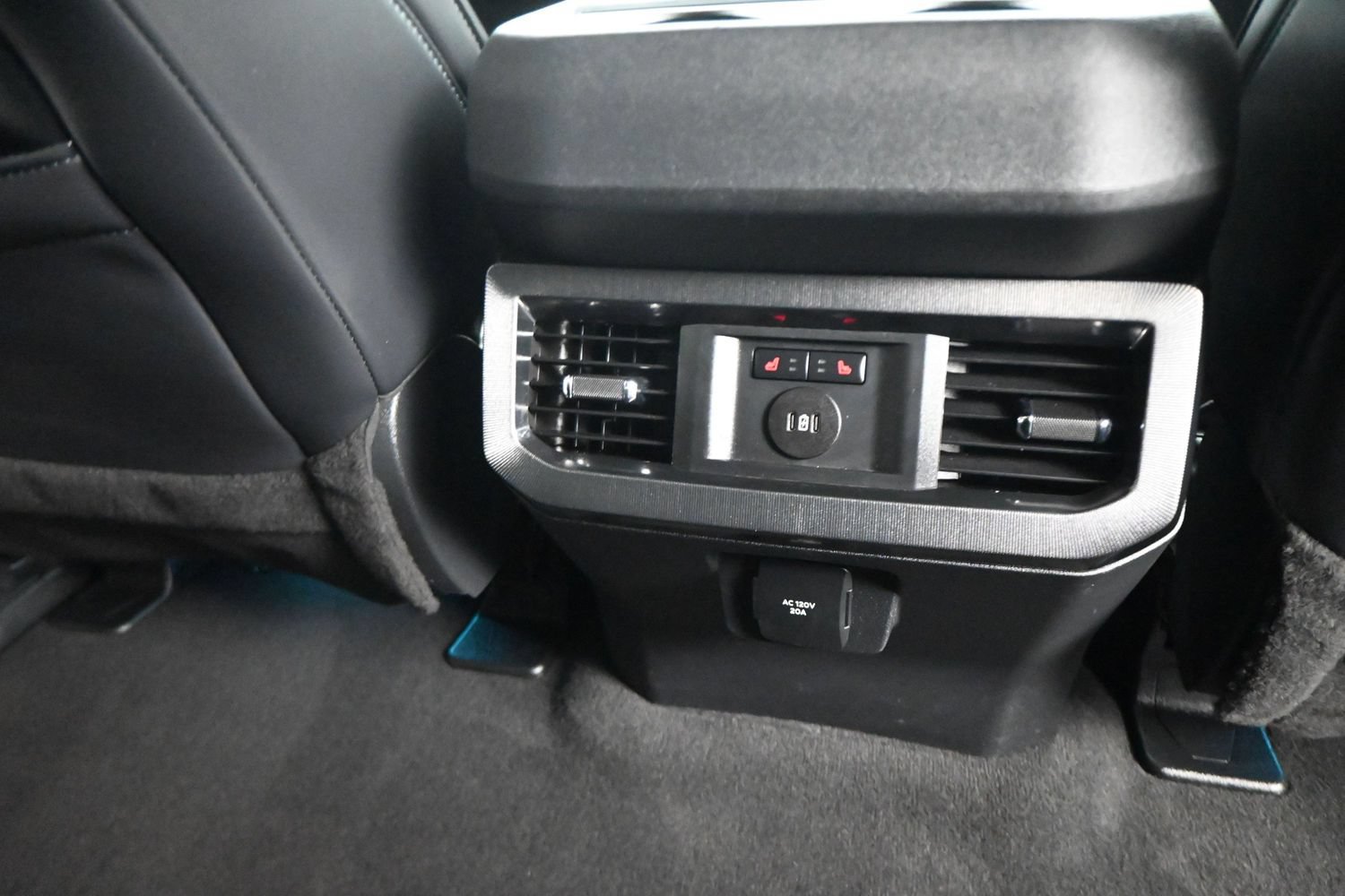 Used 2025 Ford F250 Platinum AWD/4WD image 11
