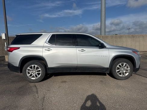 Used 2018 Chevrolet Traverse LS FWD image 8