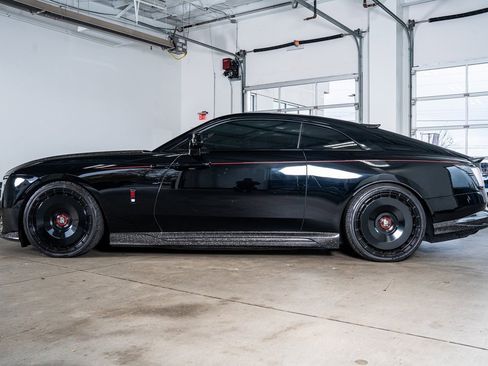 Used 2024 Rolls-Royce Spectre w/ Spectre Launch Package image 8