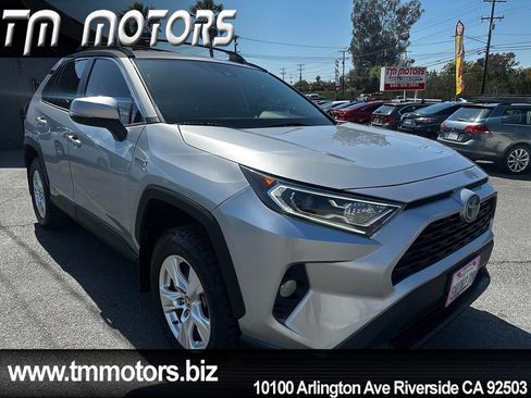 Used 2021 Toyota RAV4 XLE AWD/4WD image 19