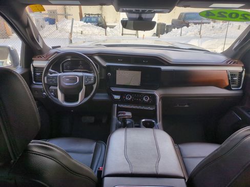Used 2024 GMC Sierra 1500 Denali w/ Technology Package image 9