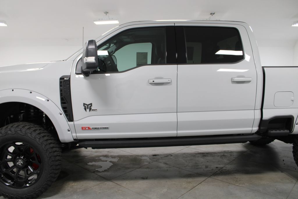 New 2026 Ford F250 XLT w/ XLT Premium Package AWD/4WD image 5