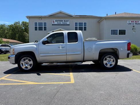 Used 2011 Chevrolet Silverado 1500 LT w/ Florida Edition RWD image 1