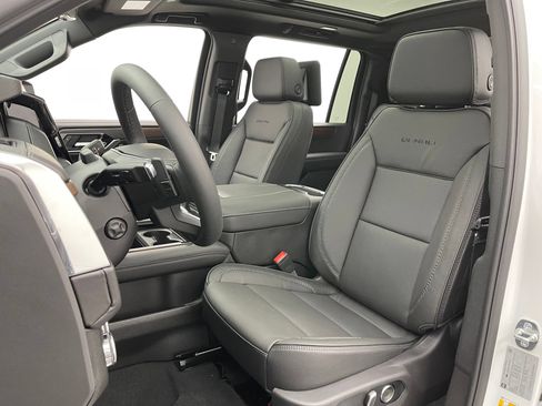 New 2026 GMC Yukon XL Denali w/ Denali Reserve Package AWD/4WD image 23