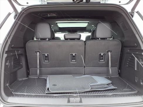 New 2026 Chevrolet Traverse LT w/ Sun and Wheel Package image 32