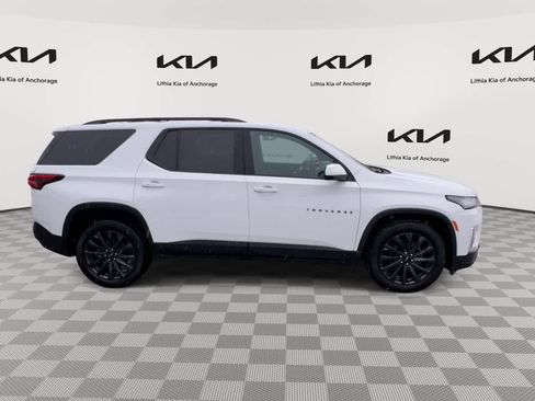 Used 2023 Chevrolet Traverse RS image 9
