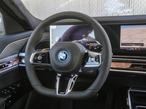 Used 2026 BMW i7 eDrive50 w/ M Sport Package RWD image 12