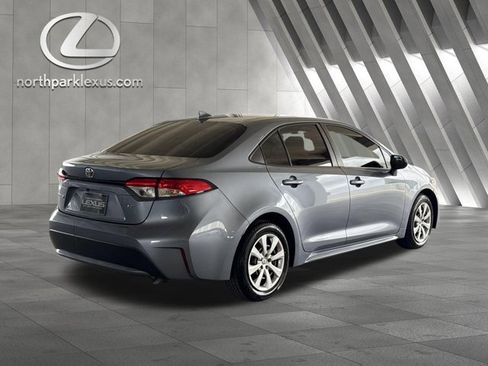 Used 2020 Toyota Corolla LE FWD image 7