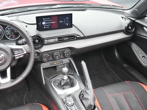 Used 2025 MAZDA MX-5 Miata Sport RWD image 13