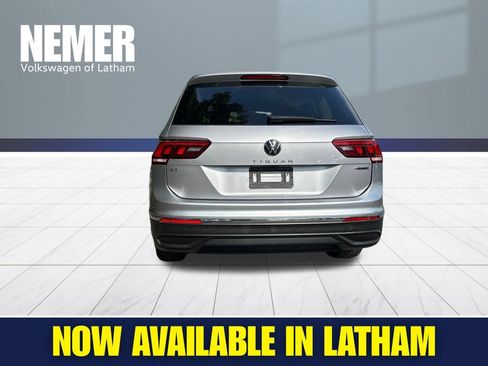 Used 2024 Volkswagen Tiguan SE AWD/4WD image 3