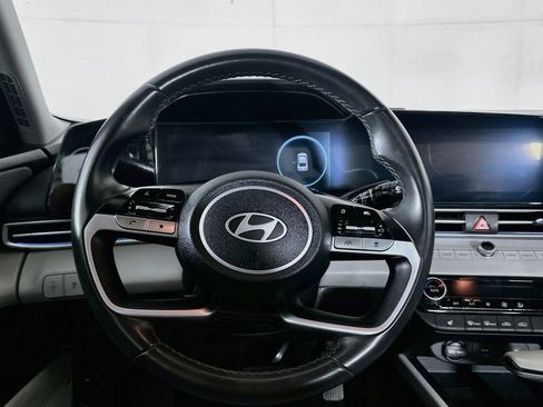 Used 2024 Hyundai Elantra Limited FWD image 18