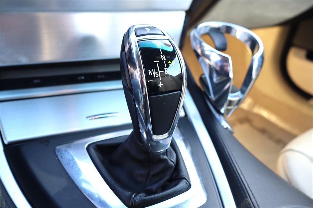 Used 2010 BMW 650i Convertible RWD image 36