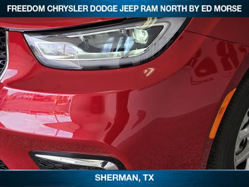 New 2026 Chrysler Pacifica Select image 5