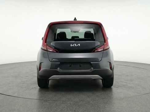 Used 2025 Kia Soul LX w/ LX Technology Package FWD image 7