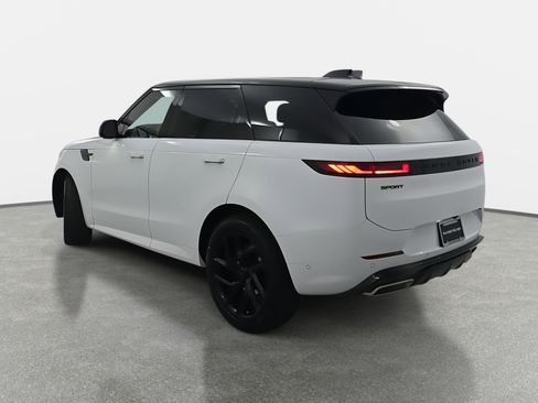 New 2026 Land Rover Range Rover Sport Dynamic SE image 7