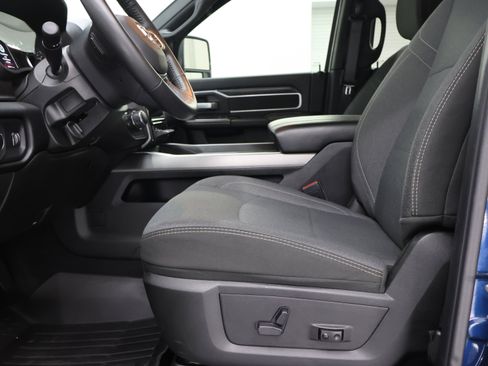 Used 2024 RAM 2500 Big Horn w/ Night Edition AWD/4WD image 7