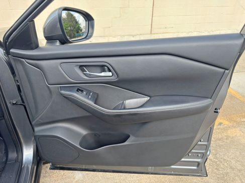 Used 2024 Nissan Rogue SV FWD image 35