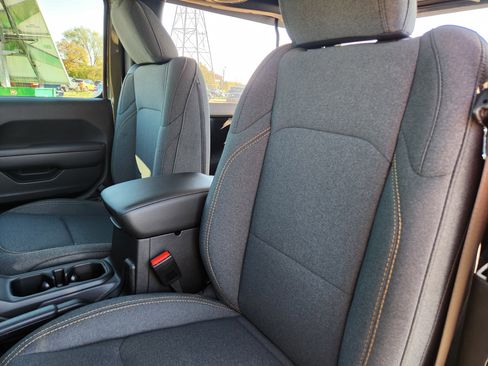 Used 2026 Jeep Wrangler Sport image 12