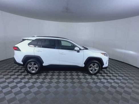 Used 2022 Toyota RAV4 LE AWD/4WD image 9