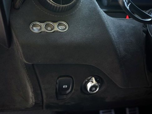 Used 2020 McLaren 720S Spider image 34