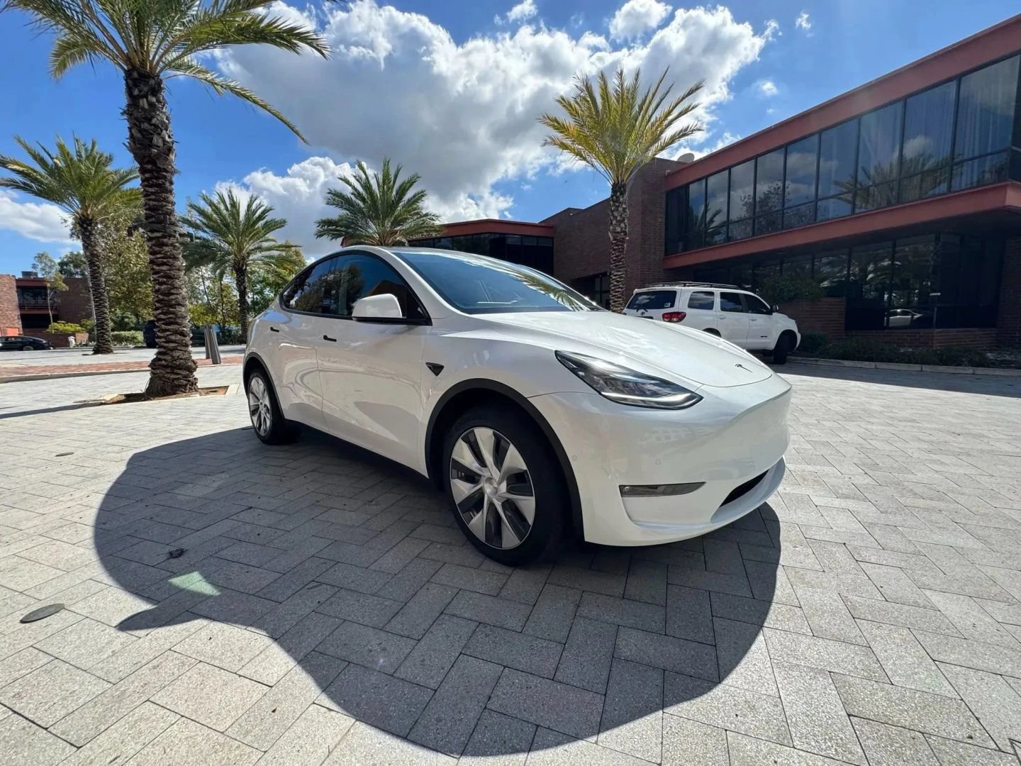 Used 2022 Tesla Model Y Long Range AWD/4WD image 5
