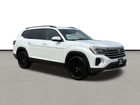 New 2026 Volkswagen Atlas SE FWD image 3