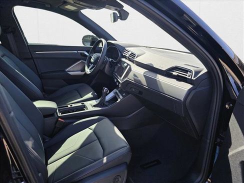 New 2025 Audi Q3 2.0T Premium image 12