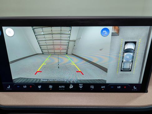 Used 2025 Ford Maverick Lariat w/ 4K Tow Package image 23