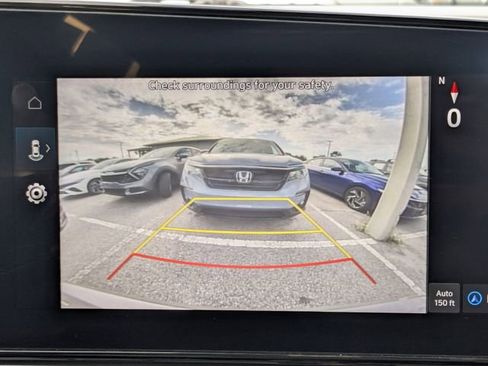 Used 2025 Hyundai Elantra SEL image 18