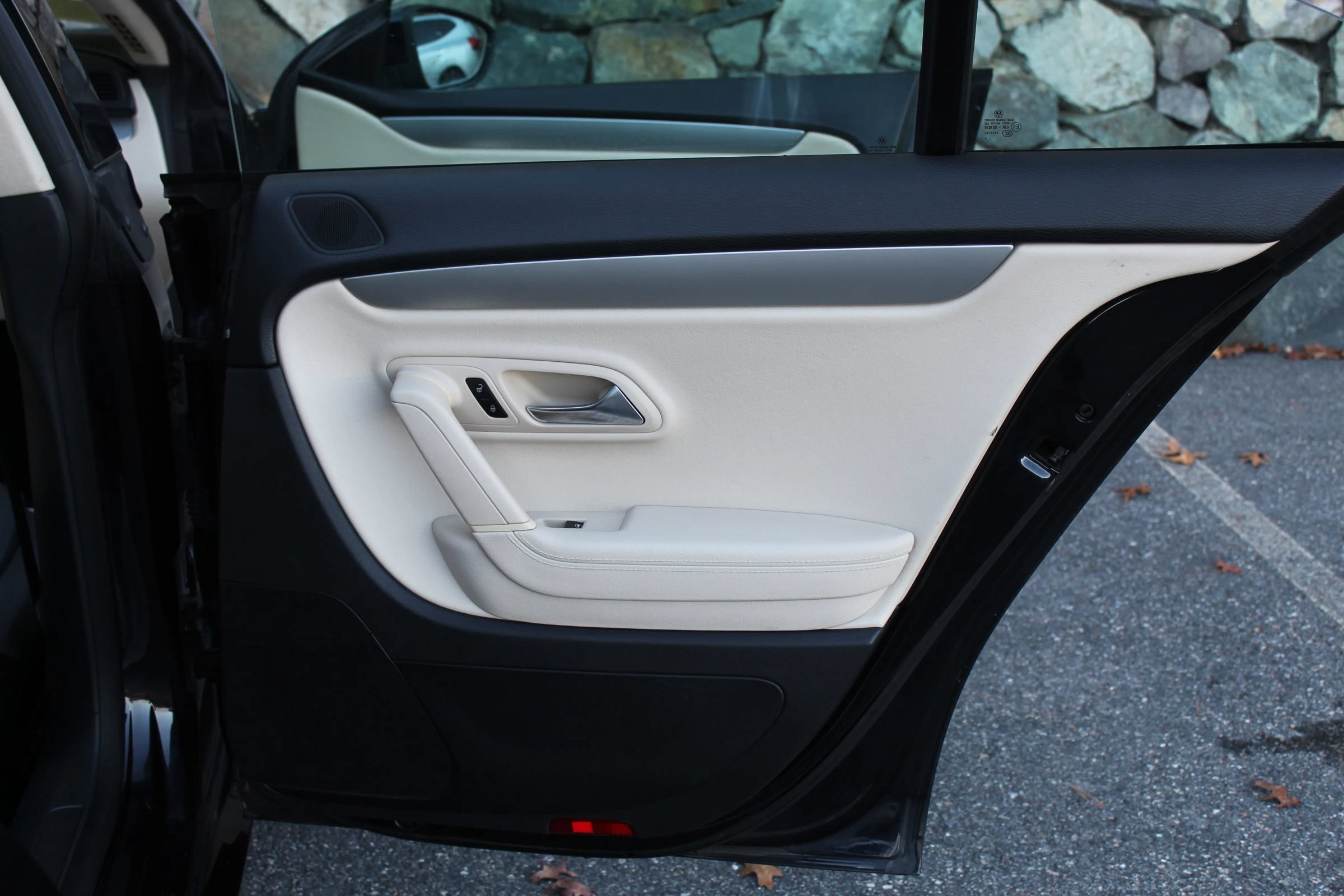 Used 2010 Volkswagen CC Sport FWD image 30