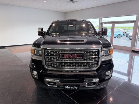 Used 2018 GMC Sierra 2500 Denali w/ Duramax Plus Package AWD/4WD image 15