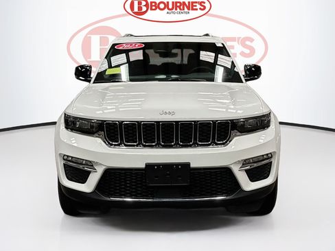 Used 2025 Jeep Grand Cherokee Limited AWD/4WD image 4