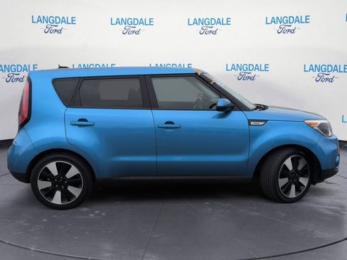Used 2018 Kia Soul + FWD image 3