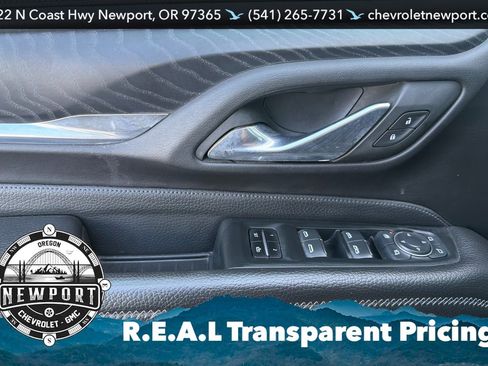 Used 2021 GMC Yukon Denali w/ Denali Premium Package image 11