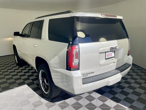 Used 2018 GMC Yukon SLT w/ HD Trailering Package RWD image 3