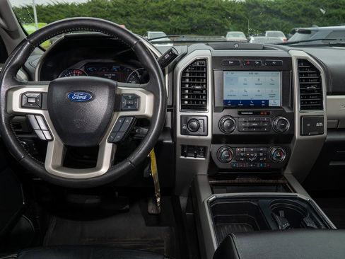 Used 2021 Ford F350 Lariat image 10