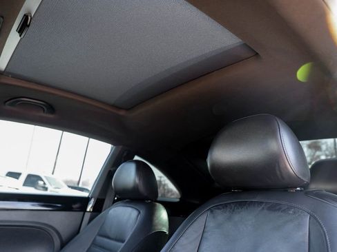 Used 2014 Volkswagen Beetle R-Line image 28