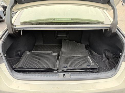 Used 2019 Lexus ES 300h w/ Luxury Package image 38