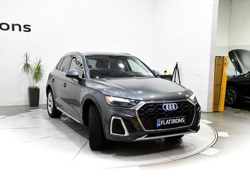Certified 2025 Audi Q5 2.0T Premium Plus w/ Premium Plus Package image 2