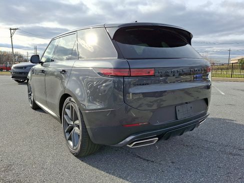 New 2025 Land Rover Range Rover Sport SE image 2