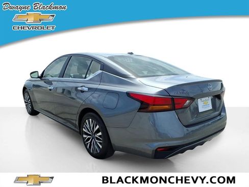 Used 2025 Nissan Altima 2.5 SV FWD image 5