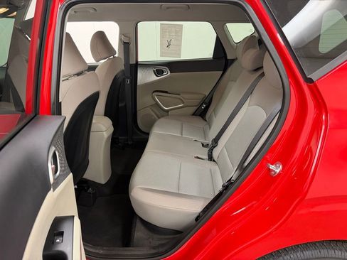 Used 2024 Kia Soul LX image 16