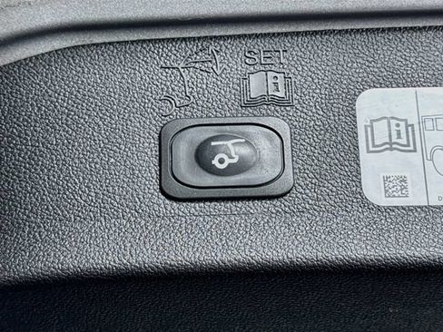 Used 2019 Ford Escape Titanium FWD image 45